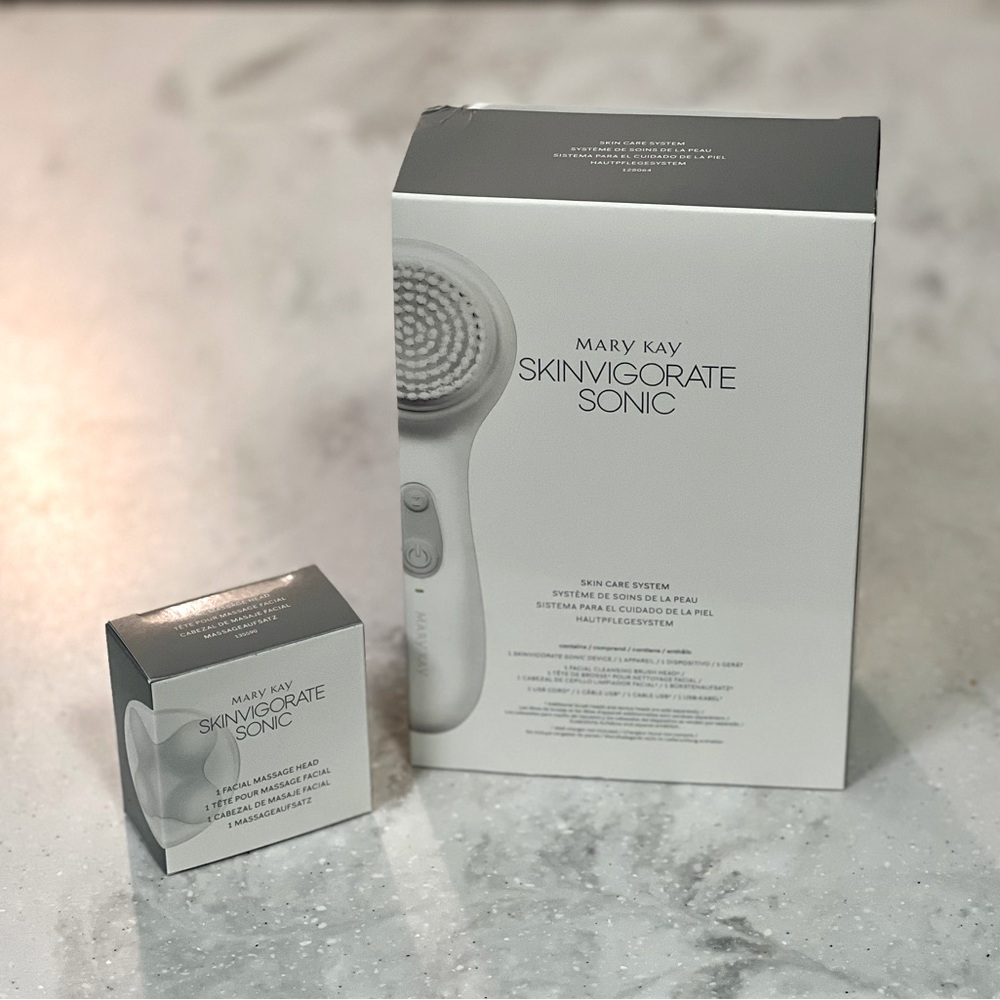 NWT Mary Kay Skinvigorate Sonic Skin Care System + Facial Massage Head